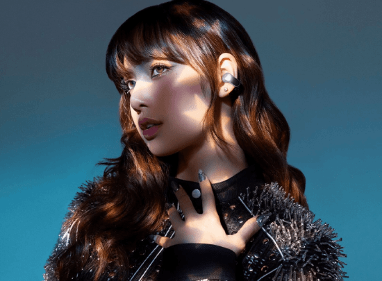 BLACKPINK Lisa联名PS5手柄大买!粉丝和PS5玩家抢着买